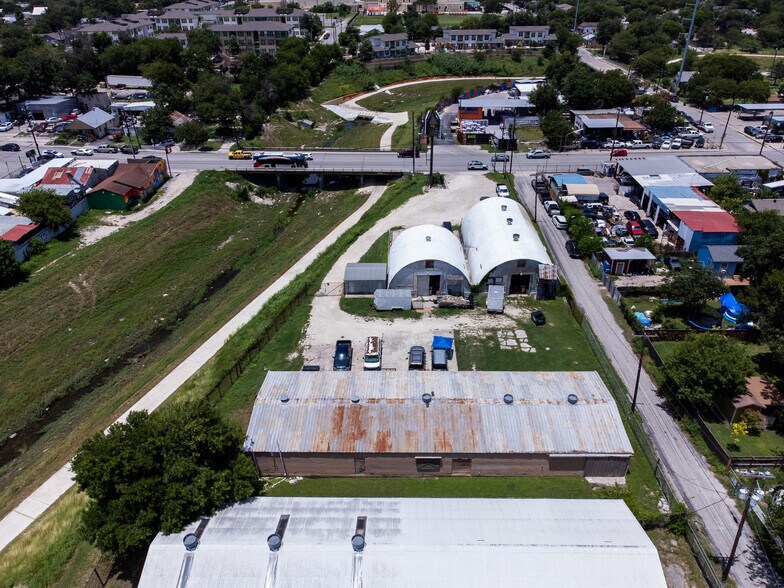 More Photos Of 1010 N Zarzamora St, San Antonio Warehouse For Sale