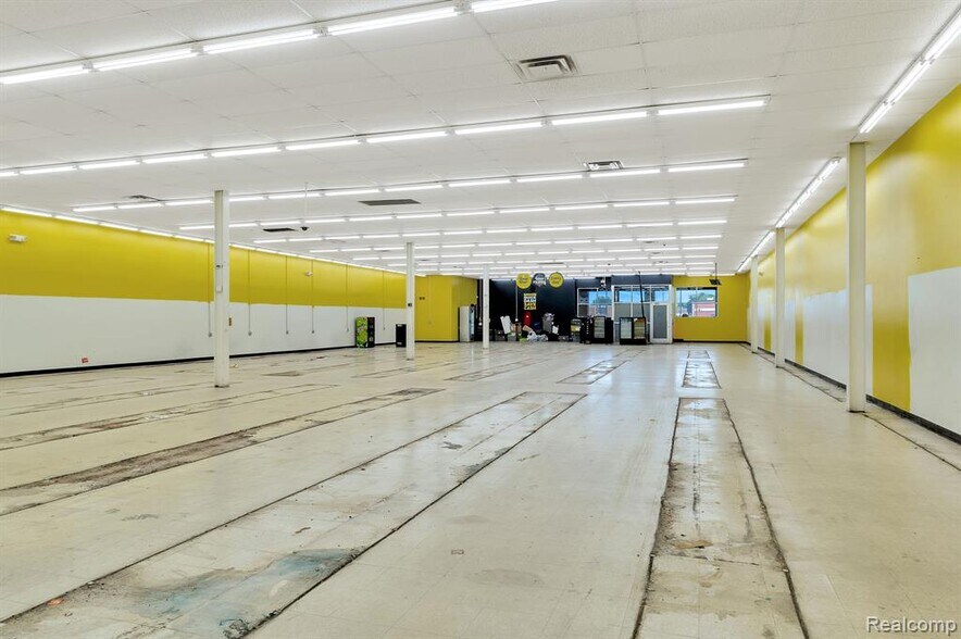 More Photos Of 4705 Conner St, Detroit General Retail For Lease
