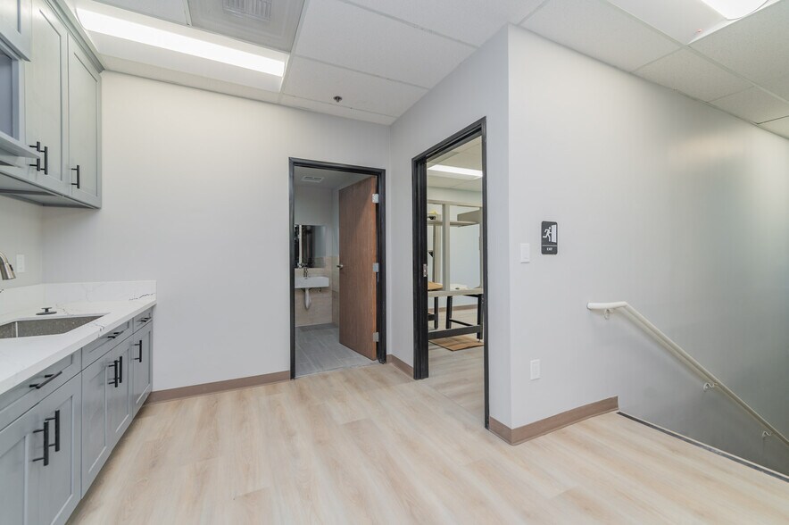 More Photos Of 9341 Irvine Blvd, Irvine Light Distribution For Lease