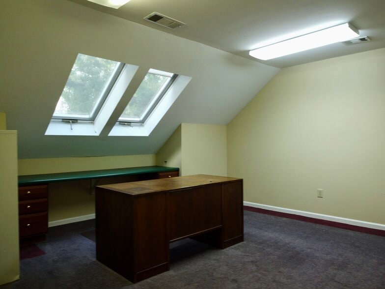 More Photos Of 3218 Mill St, Covington Medical For Sale