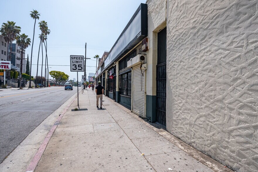 More Photos Of 2020-2028 W 3rd St, Los Angeles Storefront For Lease