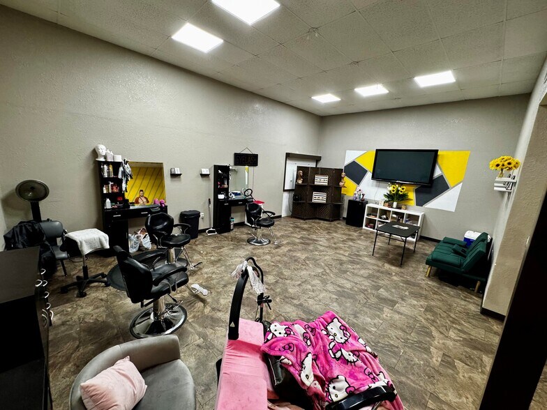 More Photos Of 12138-12202 Blue Ridge Ext, Grandview General Retail For Sale