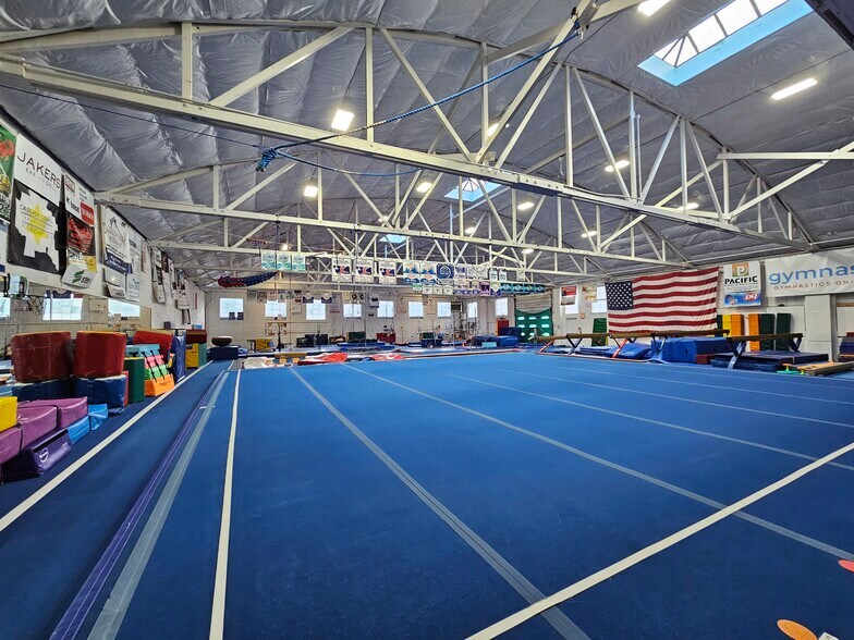 More Photos Of 815 N 1st Ave, Great Falls Auto Dealership For Lease