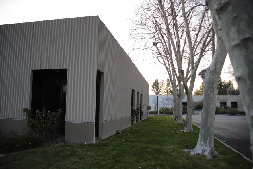More Photos Of 3350 Scott Blvd, Santa Clara Warehouse For Lease