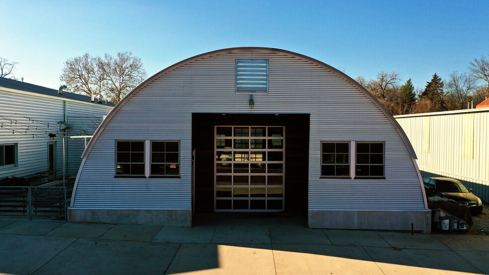 More Photos Of 839-841 Pennsylvania St, Lawrence Warehouse For Sale