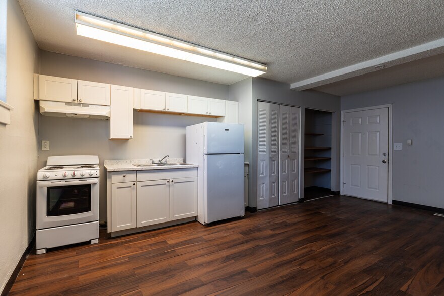 More Photos Of 1743 Culbertson Ave, New Albany Apartments For Sale