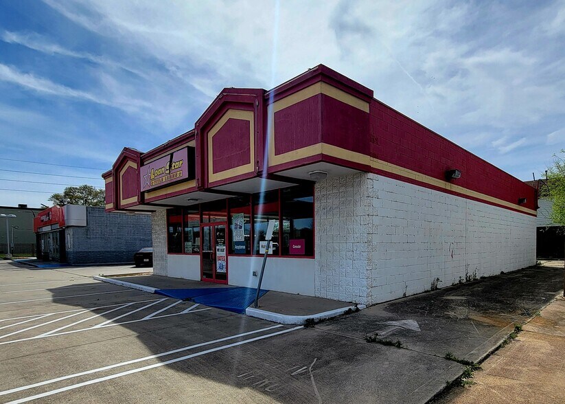 More Photos Of 12011 Bammel North Houston Rd, Houston Freestanding For Lease