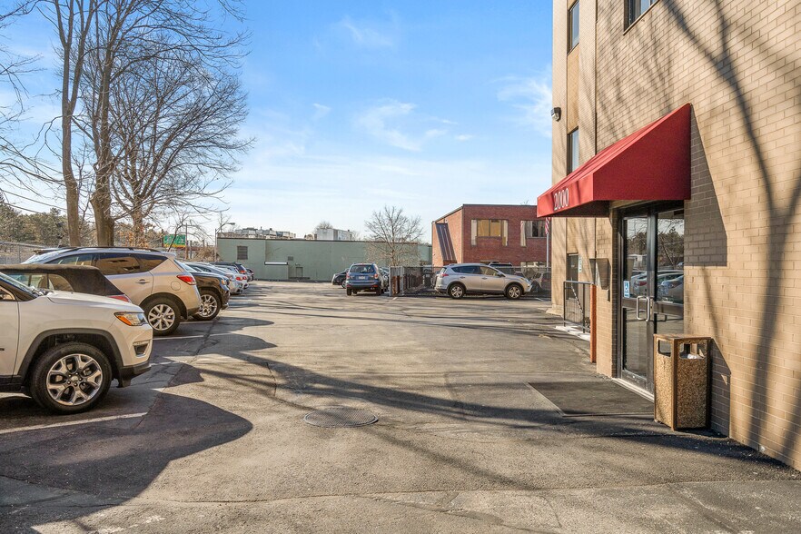 More Photos Of 2000 Commonwealth Ave, Newton Office For Lease