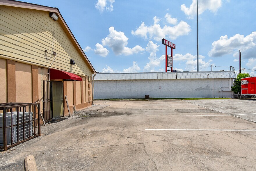 More Photos Of 9527 Ponderosa Ln, Houston Medical For Lease