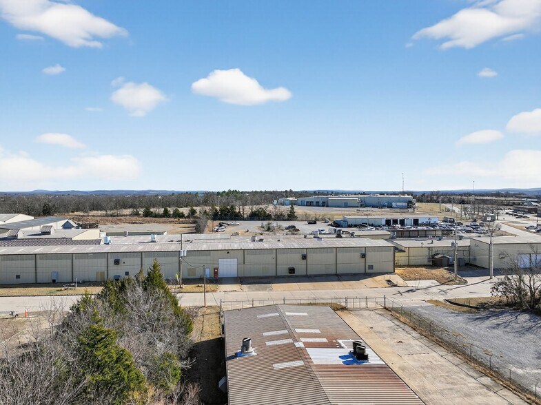 More Photos Of 1801 E College Ave, Mcalester Manufacturing For Lease