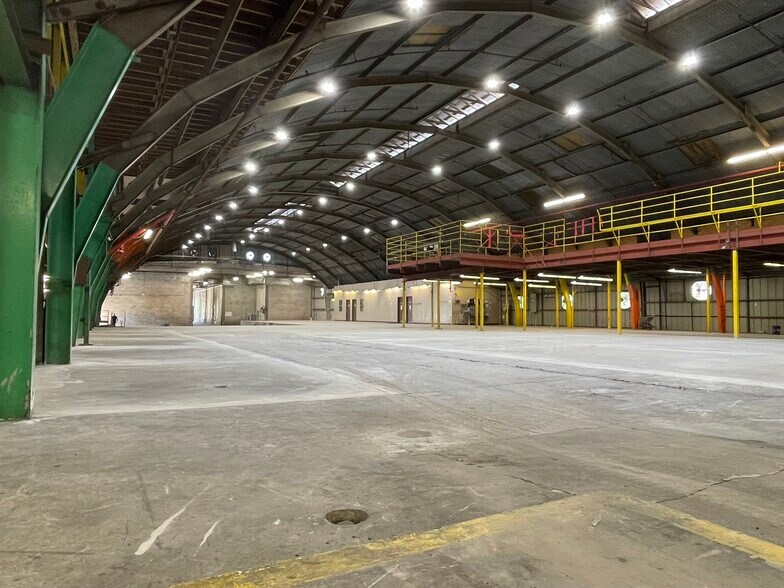 More Photos Of 306 9th St, Winter Garden Warehouse For Lease