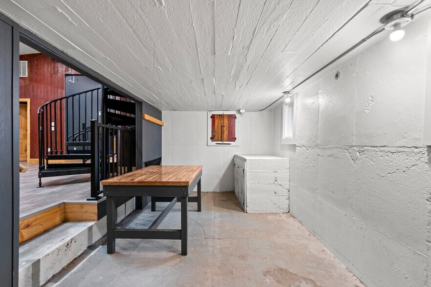 More Photos Of 1774 Riverside Dr, Suamico Freestanding For Lease