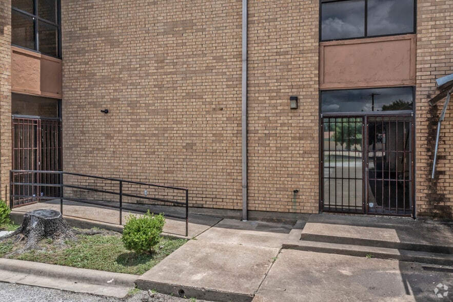 More Photos Of 1150 Fuller Dr, Dallas Religious Facility For Sale