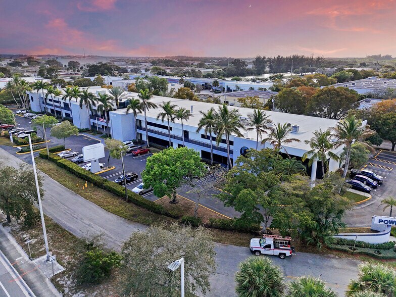 Primary Photo Of 2939-2999 N Powerline Rd, Pompano Beach Light Distribution For Lease