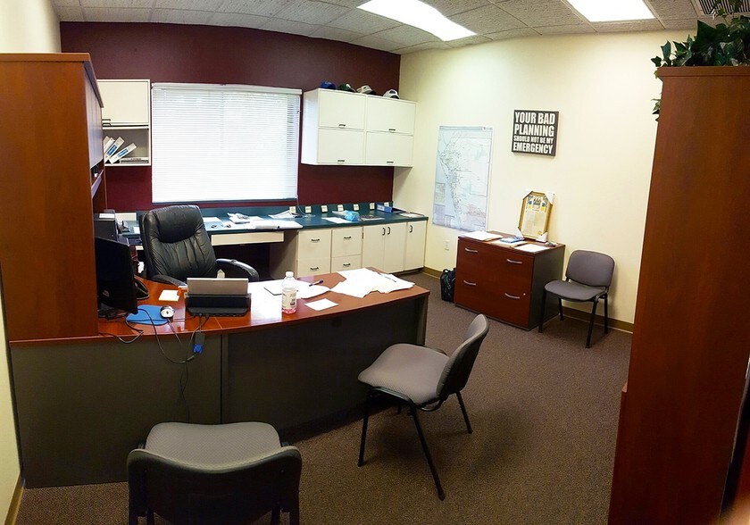 More Photos Of 1625 Manatee Ave E, Bradenton Storefront Retail Office For Sale