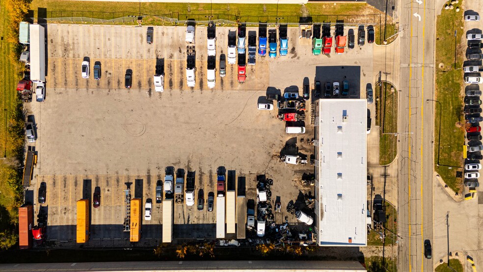 More Photos Of 11540 S Central Ave, Alsip Truck Terminal For Sale