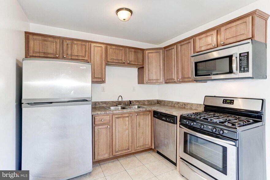 More Photos Of 11555 Laurelwalk Dr, Laurel Multifamily For Sale