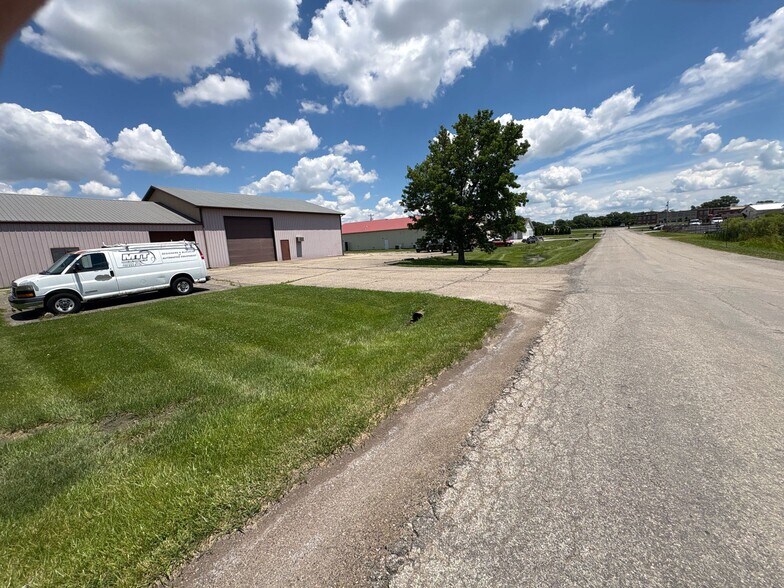 More Photos Of 2616 Setter Ct NW, Lancaster Flex For Sale