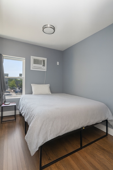 More Photos Of 187 Woodpoint Rd, Brooklyn Apartments For Sale