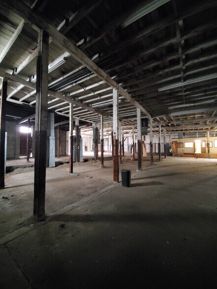 More Photos Of 2883 Miles Ave, Bronx Warehouse For Lease