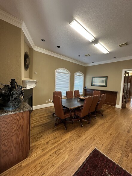 More Photos Of 112 E 4th St, Houston Coworking Space