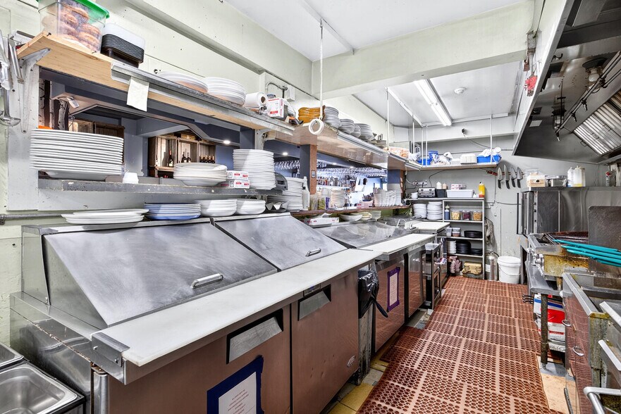 More Photos Of 269-271 Commercial St, Provincetown Storefront Retail Residential For Sale