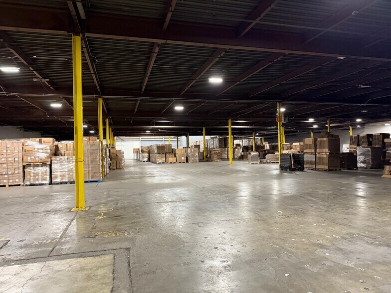 More Photos Of 100 Higginson Ave, Lincoln Distribution For Lease