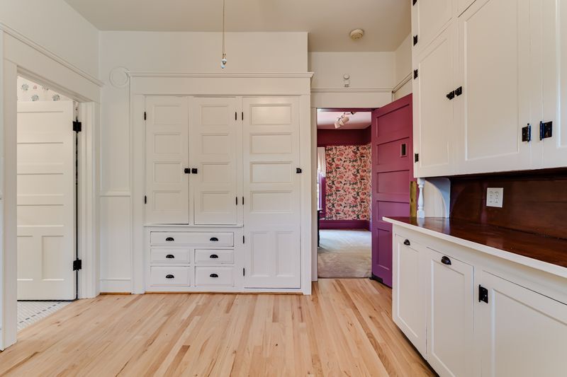 More Photos Of 412 E 13th Ave, Eugene Freestanding For Sale