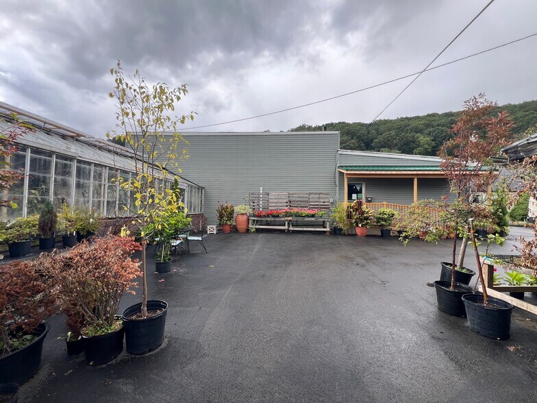 More Photos Of 213 Missouri St., Franklin Garden Center For Sale