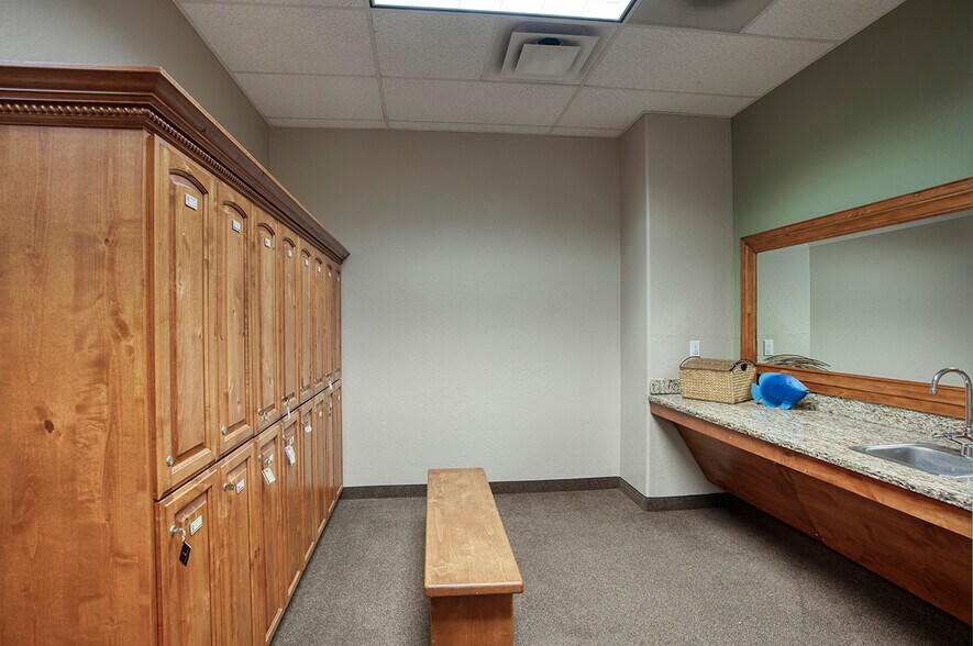 More Photos Of 4530 E Muirwood Dr, Phoenix Office For Sale