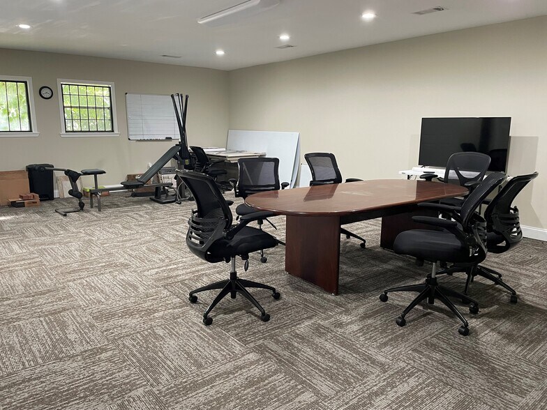 More Photos Of 754 N President St, Jackson Office Residential For Sale