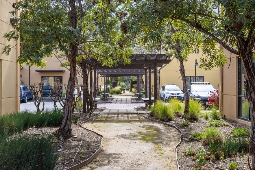 More Photos Of 4314 Redwood Hwy, San Rafael Office For Sale