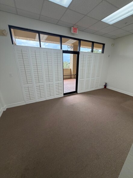 More Photos Of 1062 Bloomingdale Ave, Valrico Office For Sale
