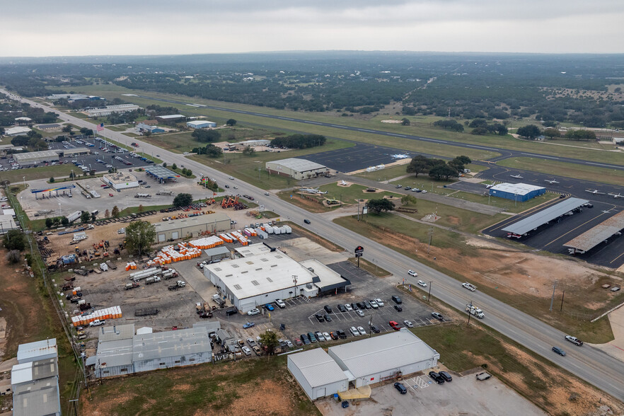 More Photos Of 2105 S Water St, Burnet Auto Repair For Sale