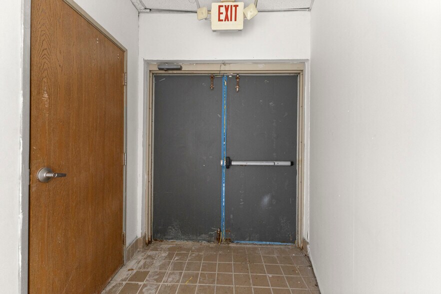 More Photos Of 2300 S Schaefer Hwy, Detroit Storefront For Sale