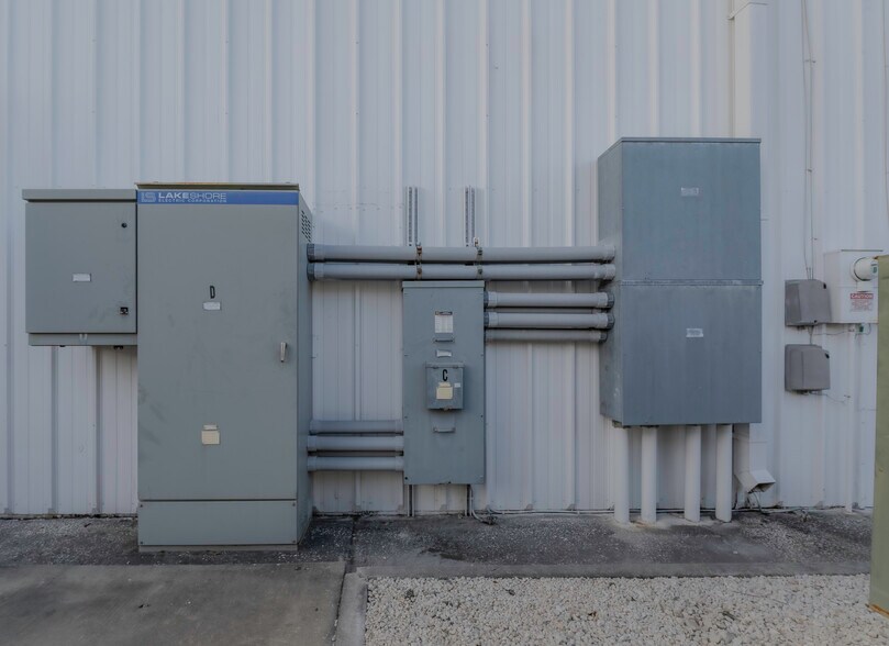 More Photos Of 4677 118th Ave N, Clearwater Manufacturing For Sale