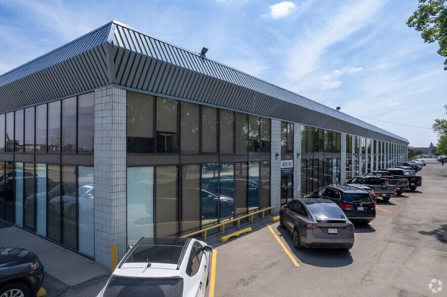 More Photos Of 4712 13th St NE, Calgary Warehouse For Lease