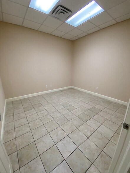 More Photos Of 5483 Lee St, Lehigh Acres Flex For Sale