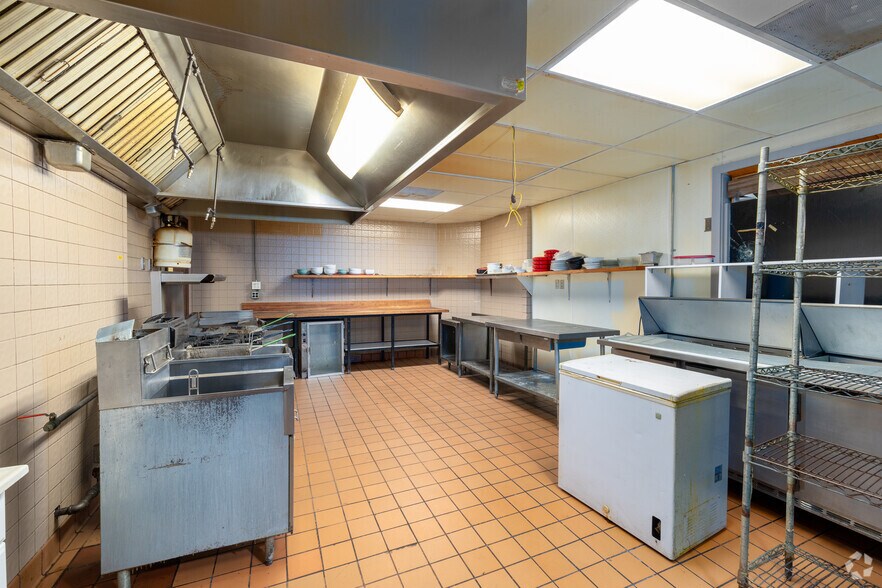 More Photos Of 4555 Liberty Rd S, Salem Unknown For Lease