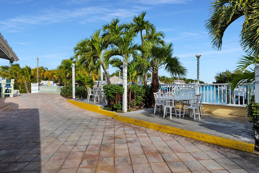 More Photos Of 96 Madeira Rd, Islamorada Restaurant For Sale