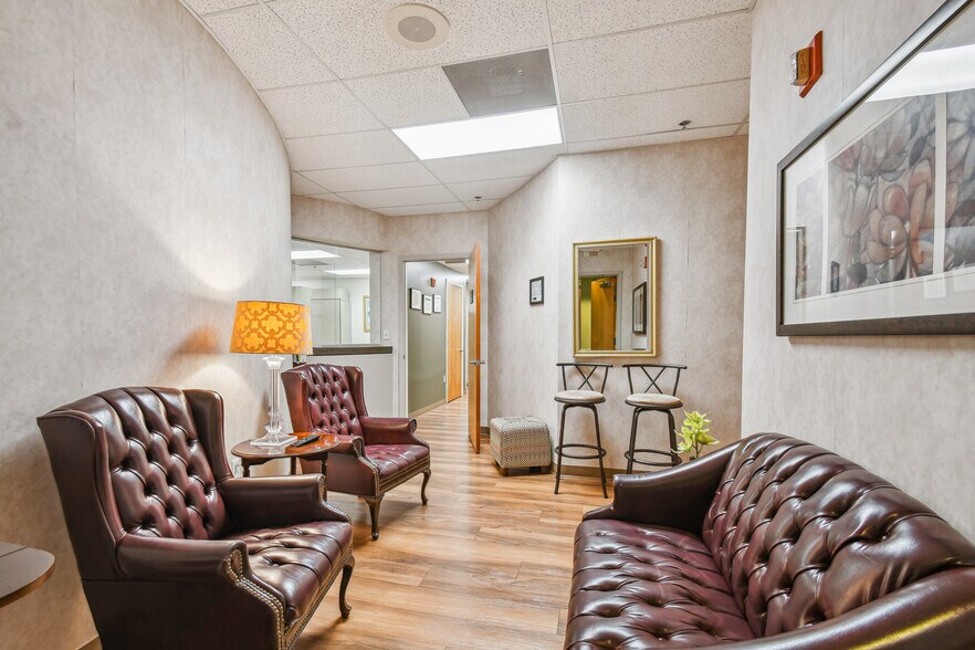 More Photos Of 1879 Nightingale Ln, Tavares Medical For Sale