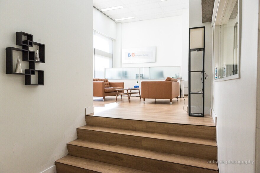 More Photos Of 455 Rue Notre-Dame E, Montréal Office Residential For Sale