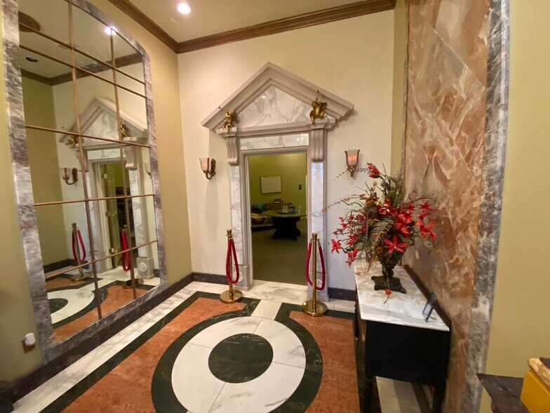 More Photos Of 1557 Cherry Rd, Memphis Freestanding For Sale