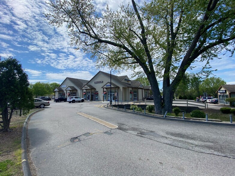 More Photos Of 460-490 King St, Franklin Freestanding For Lease