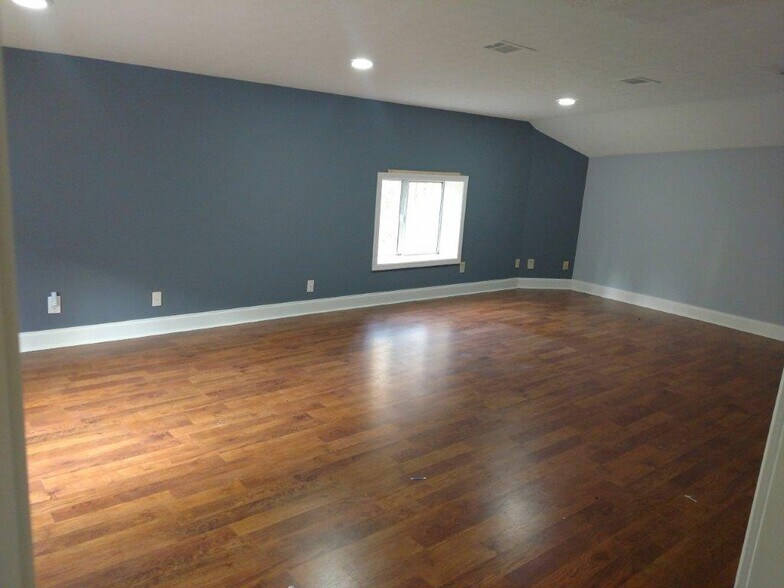 More Photos Of 2910 Cole Ct, Norcross Industrial For Sale