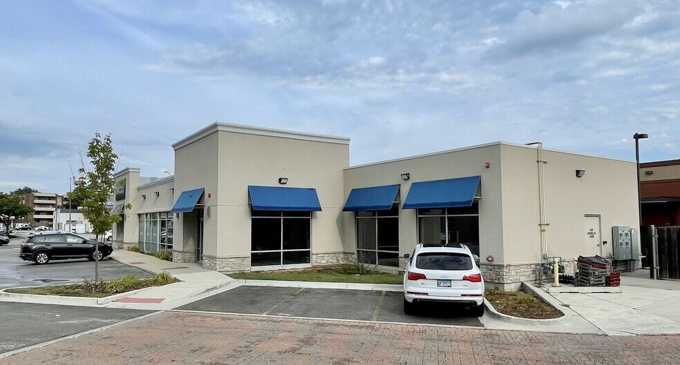 More Photos Of 9331 Skokie Blvd, Skokie Storefront For Lease
