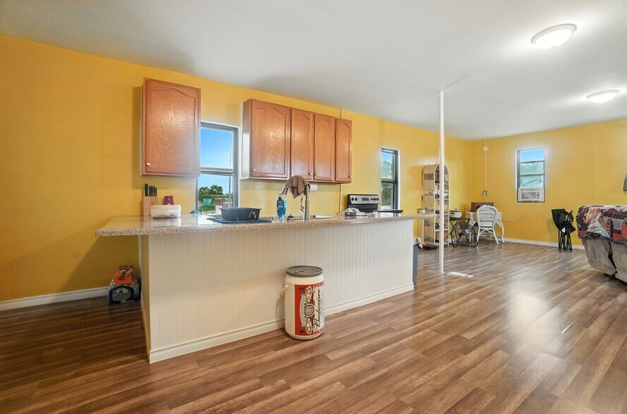 More Photos Of 603 S Broadway St, Dayton Warehouse For Sale