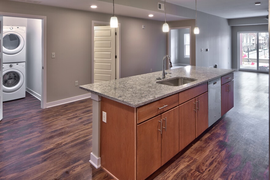 More Photos Of 50 Charlotte St, Rochester Apartments For Sale