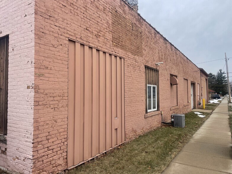 More Photos Of 602 Iowa Ct, North Fond Du Lac Industrial For Lease