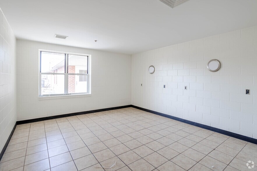 More Photos Of 1667 E Landis Ave, Vineland Unknown For Lease